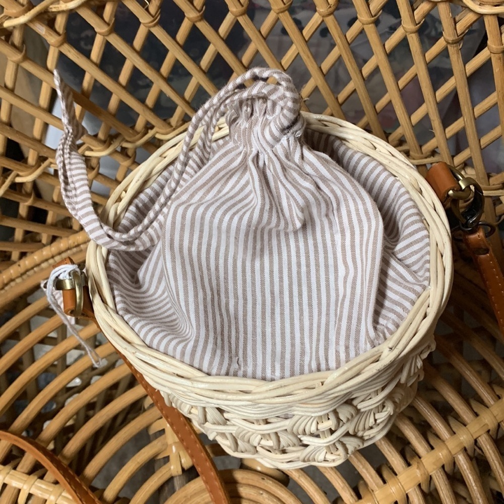 Anthropologie lined peekaboo bucket purse new without tags - Picture 8 of 10